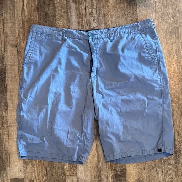 Quiksilver Men's Light Blue Flat Front Shorts - Picture 1 of 7